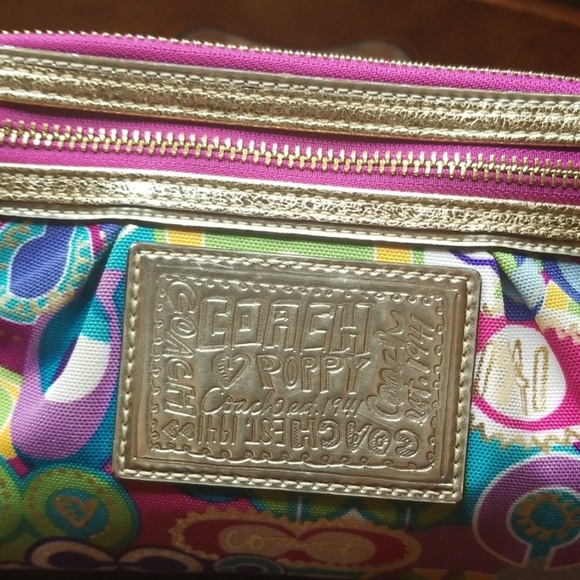 Coach wristlet - Picture 2 of 5